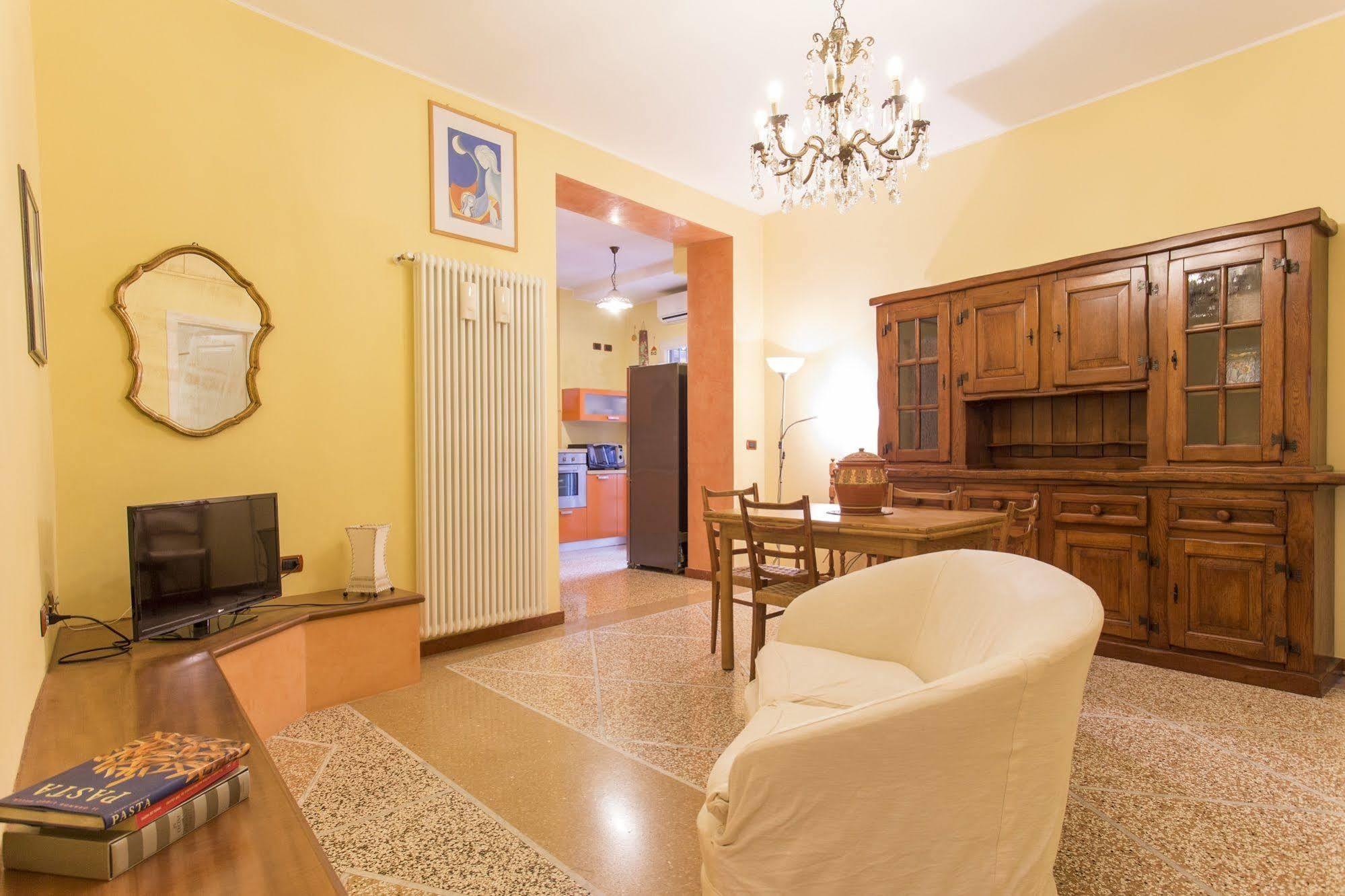 Petroni 38 By Studio Vita Bologna Buitenkant foto